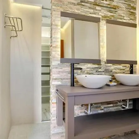 Nice Apartment In Costa Adeje With Outdoor Swimming Pool, Wifi And 1 Bedrooms Lägenhet *